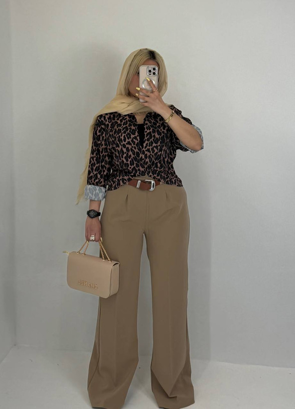 پلنگی قهوه ای با شلوار کرم