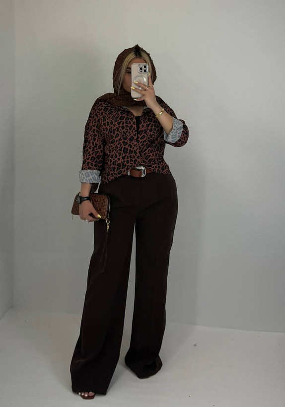 پلنگی قهوه ای سوخته با شلوار قهوه ای سوخته